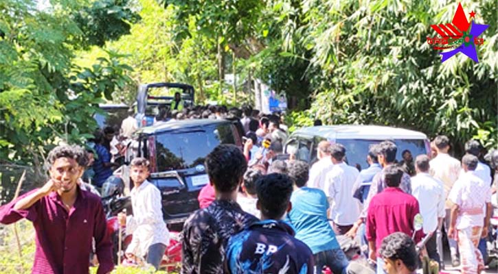 কুষ্টিয়ায় মন্ত্রীর সামনেই ছাত্রদলের দুই গ্রুপে হাতাহাতি! সাংবাদিকদের মারধরের ঘটনায় প্রতিবাদের ঝড়