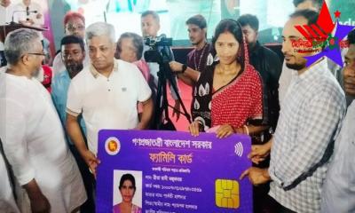 যশোরে ফ্যামিলি কার্ড বিতরণে উদ্বোধন করলেন প্রধানমন্ত্রী তারেক রহমান