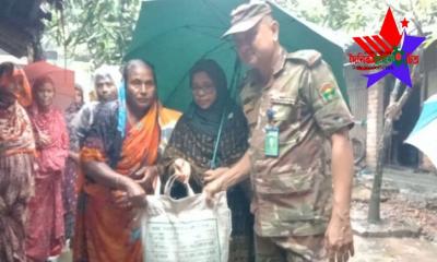 যশোরে কেশবপুরে হরিহর নদীর পাড় ধসে নদীগর্ভে বিলীন ৪ বসতঘর