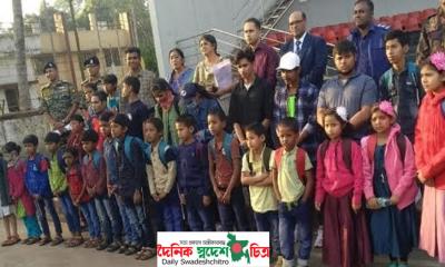 বেনাপোল চেকপোষ্ট দিয়ে ভারতে পাচার হওয়া ২৮ জন শিশু কিশোর কিশোরী ফেরত আসল