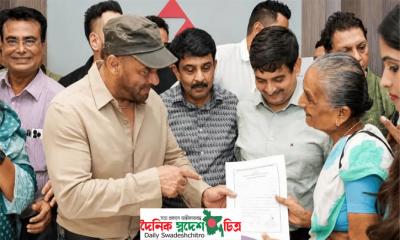 ৫০ পরিবারের হাতে নতুন বাড়ির চাবি তুলে দিলেন সালমান