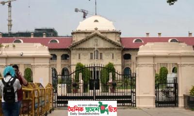 গঙ্গায় আমিষ বর্জ্য ফেলা ধর্মীয় অনুভূতিতে আঘাত: ভারতীয় হাইকোর্ট