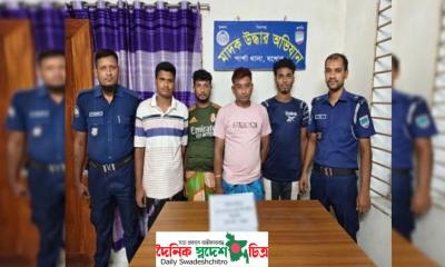 যশোর শার্শায় ইজিবাইক ও ৩৫ পিস ইয়াবাসহ ৪ মাদক কারবারি আটক