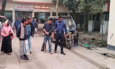 নরসিংদীতে চাঁদা না দেওয়ায় কারখানা মালিককে হত্যা, আটক ৪