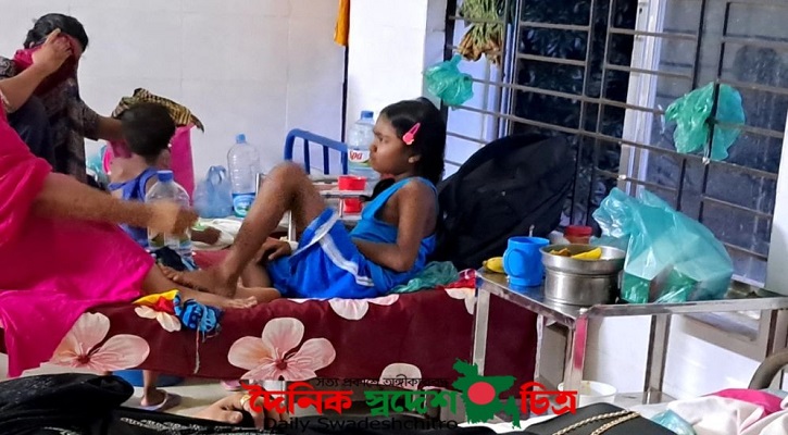 মামলার বাদীকে হত্যার হুমকি  অতপরঃ ছাত্রলীগ নেতার মারধর